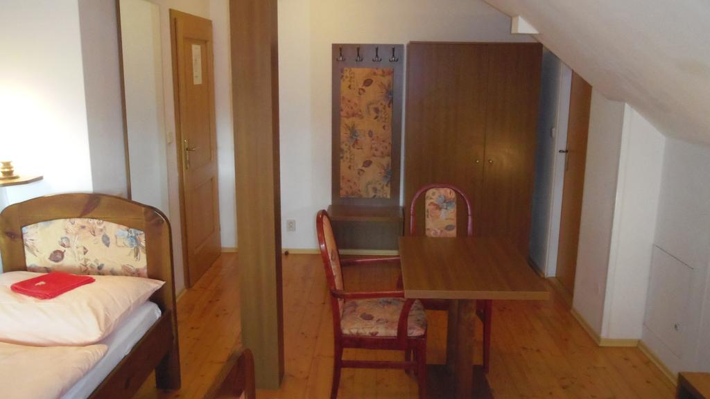 Pension Karolina Trnava Rom bilde